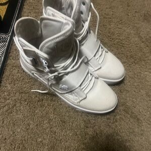 Men's White High-Top Athletic Shoes